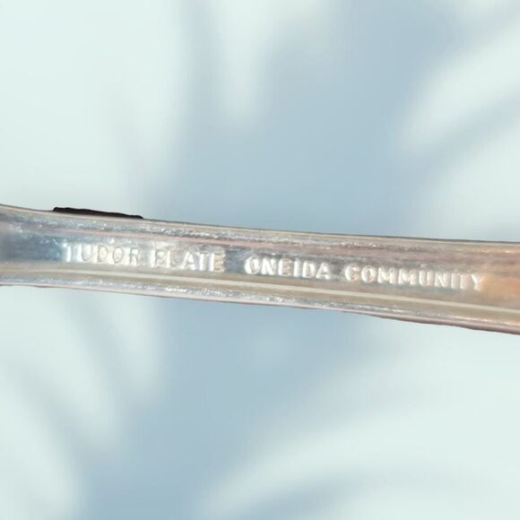 Vtg 1940s Silverware Set QUEEN BESS Tudor Plate ONEIDA Flatware 51 Pieces AS IS - Picture 13 of 15